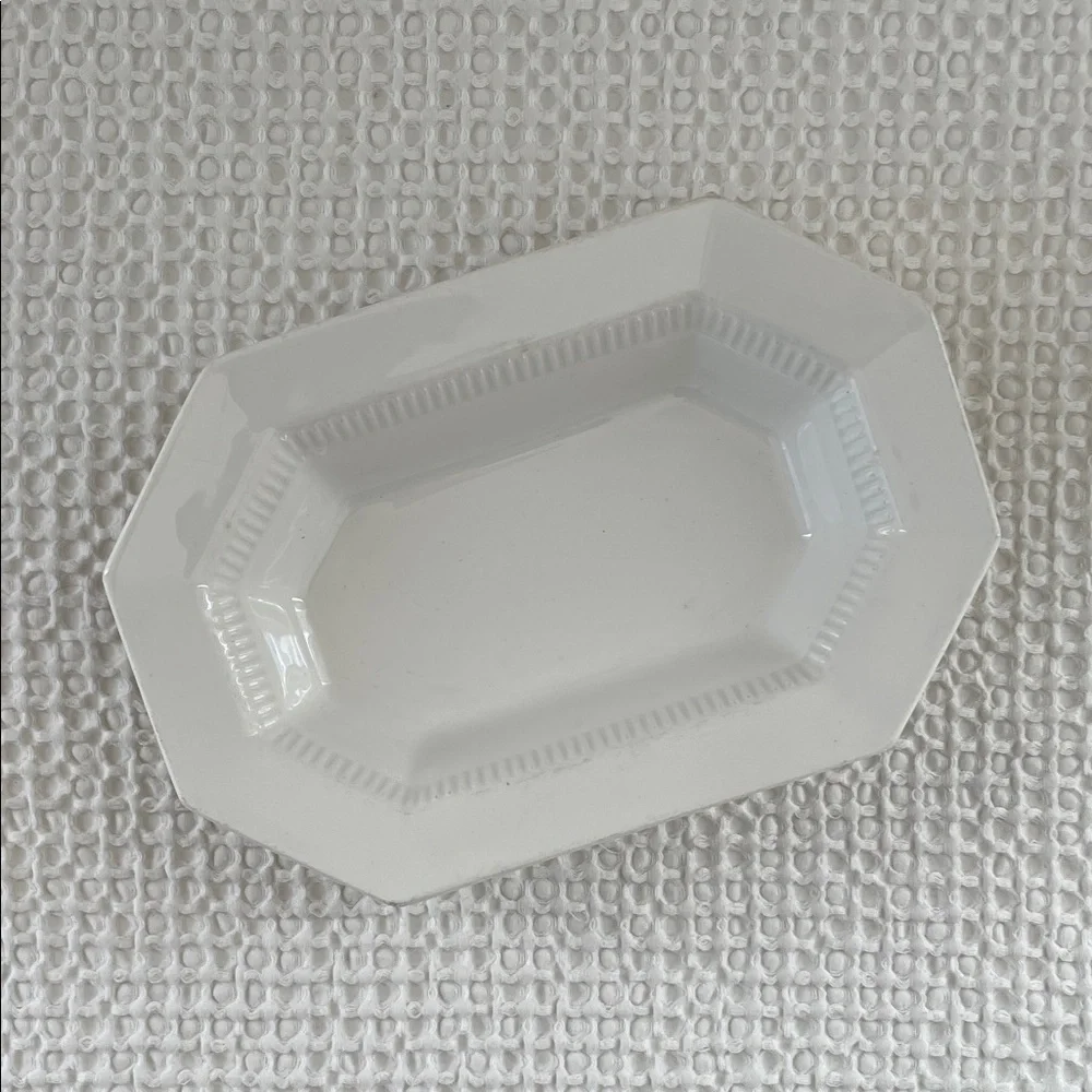 INDEPENDENCE IRONSTONE Vintage White Farmhouse Vegetable Serving Dish 9” x 6”